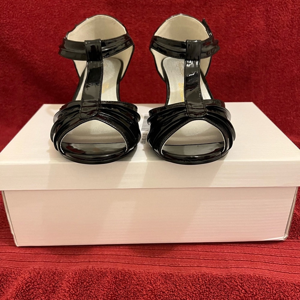Angel Steps Eva Pump Women’s Shoes, Black Patent, Size—7.5